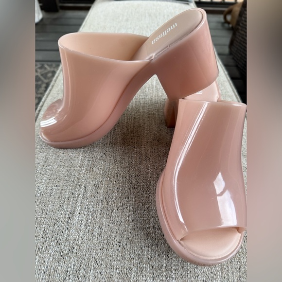 Melissa block heel, open toe, mule sandal! Size 8 (37) and these are adorable! - Picture 5 of 9